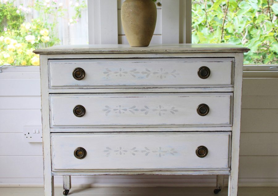 Hand Painted Antique Gustavian Style Stencilled Commode/Chest of Drawers - Image 6
