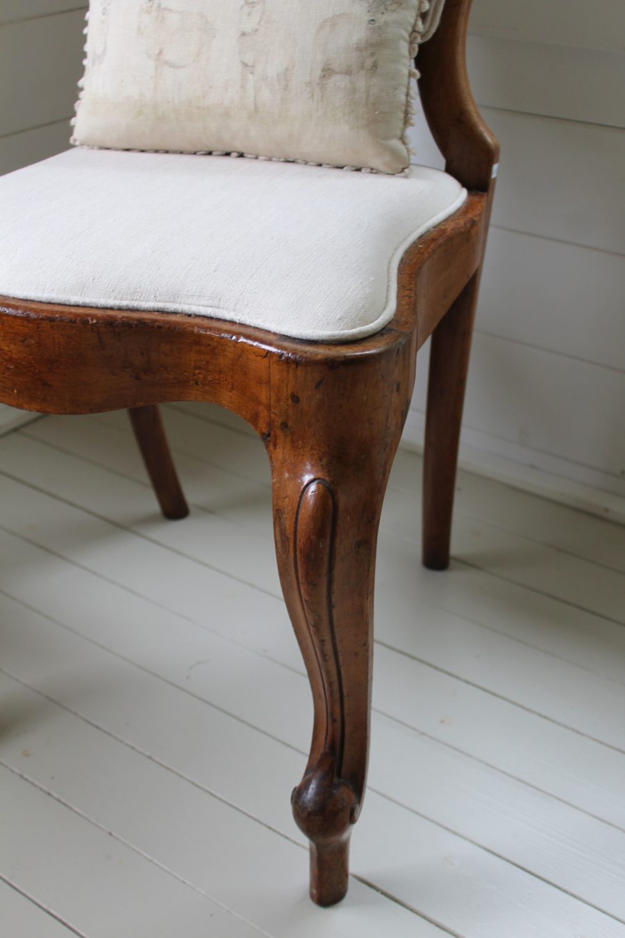 18th Century English Walnut Antique French Linen Upholstered Chair - Image 10
