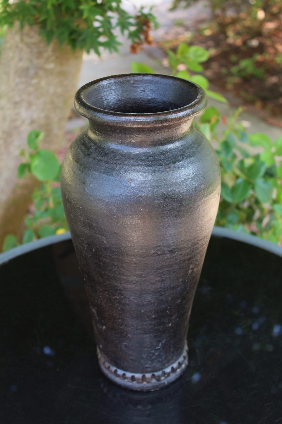Tall Collectable/Decorative Charcoal/Black Ethnic/African Style Vase/Pot - Image 4