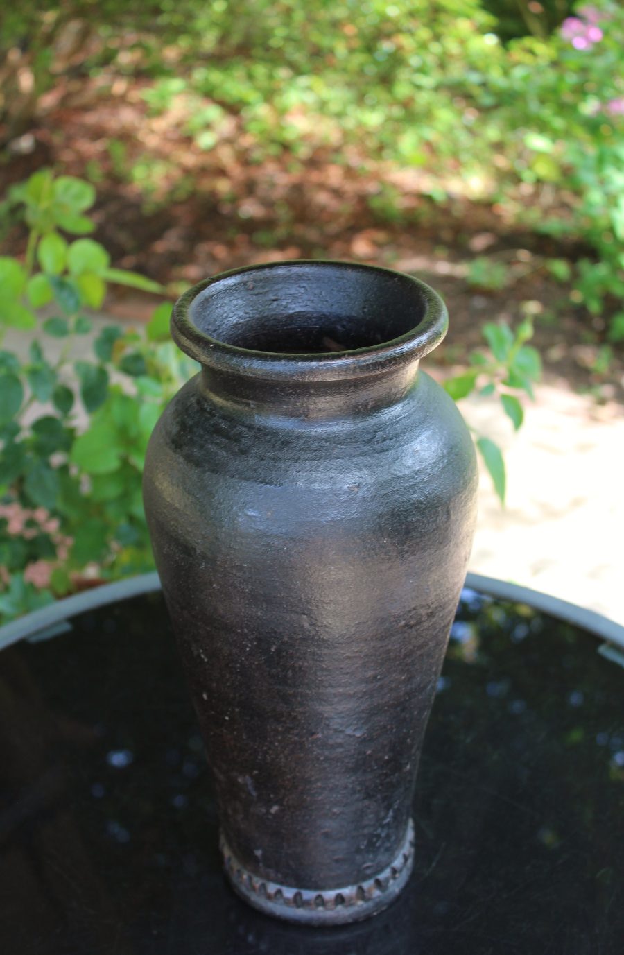 Tall Collectable/Decorative Charcoal/Black Ethnic/African Style Vase/Pot - Image 6