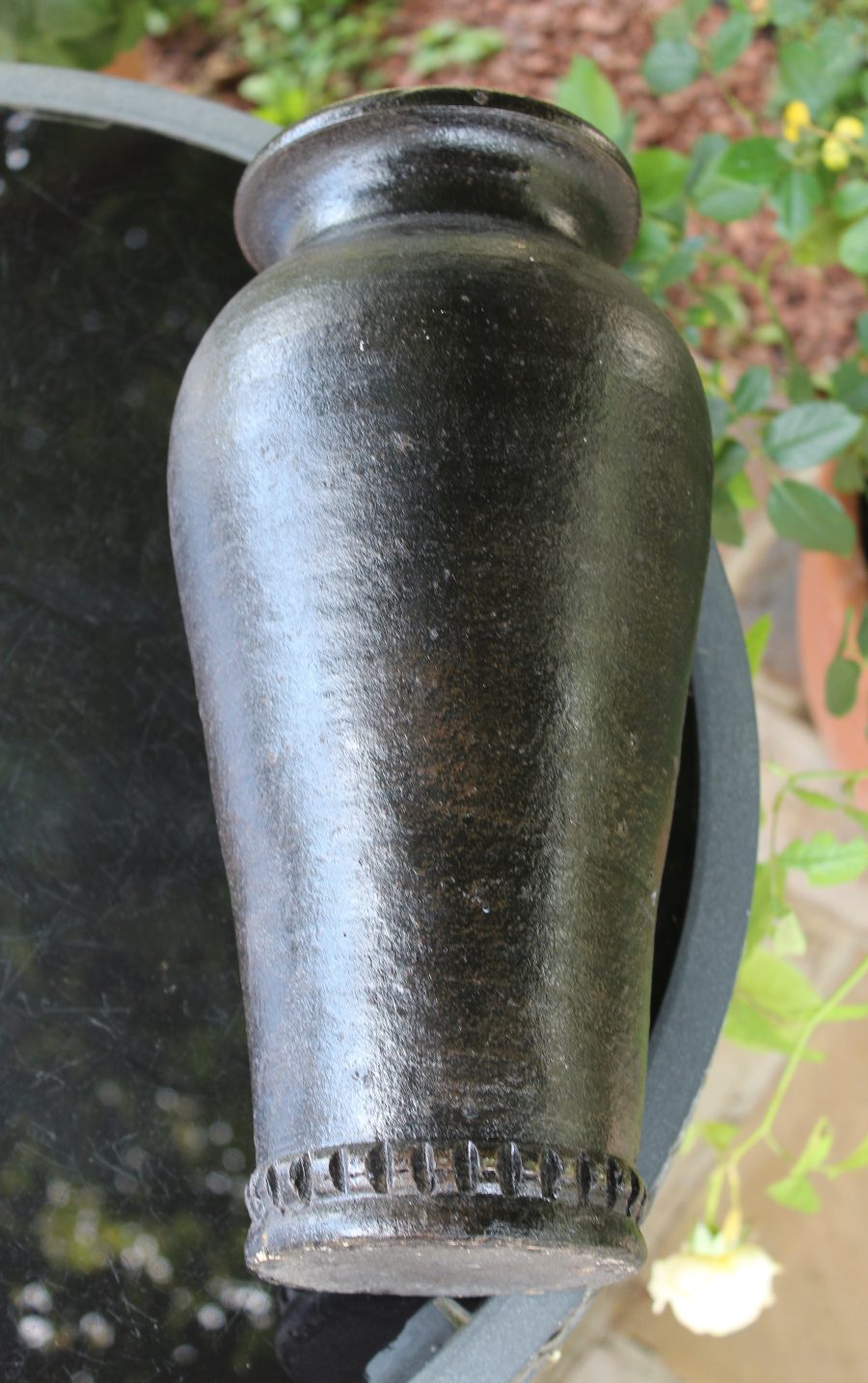 Tall Collectable/Decorative Charcoal/Black Ethnic/African Style Vase/Pot - Image 7