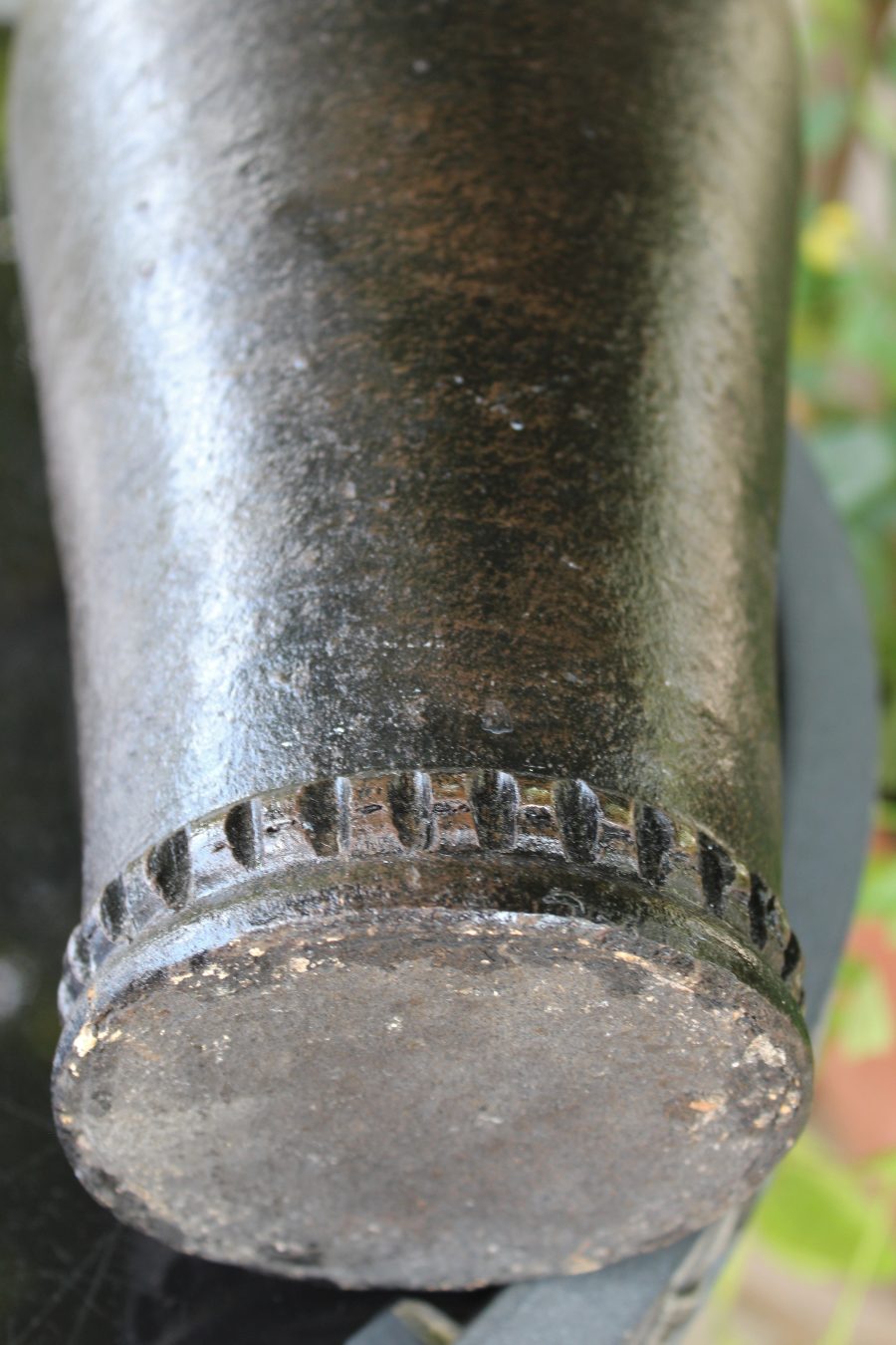 Tall Collectable/Decorative Charcoal/Black Ethnic/African Style Vase/Pot - Image 8